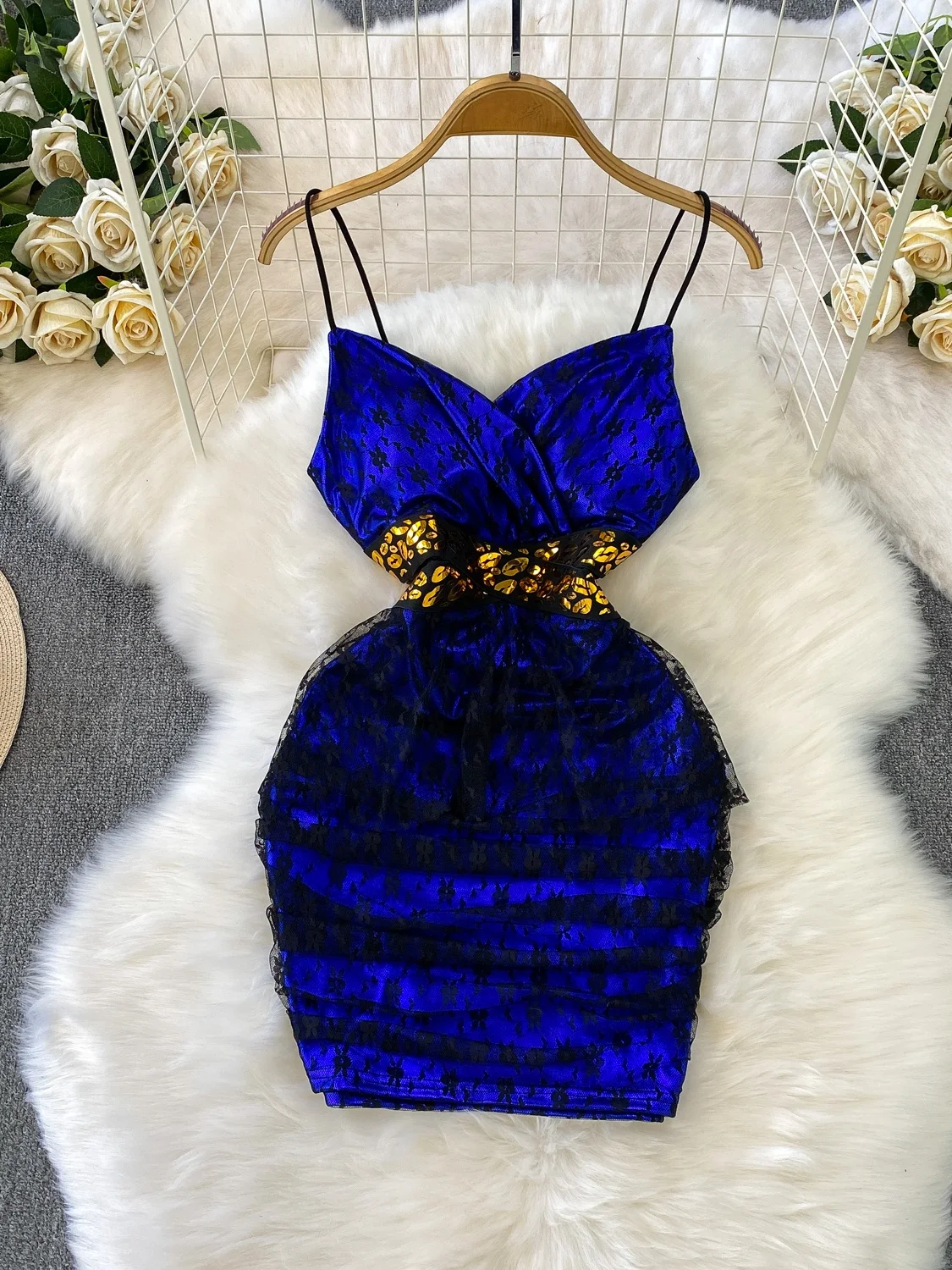 

Sexy Lace Splice Cross V-ne Strap Dr Women's Design Sequin Waist-cinching Bodycon Skirt High Waist Glittering Fabric