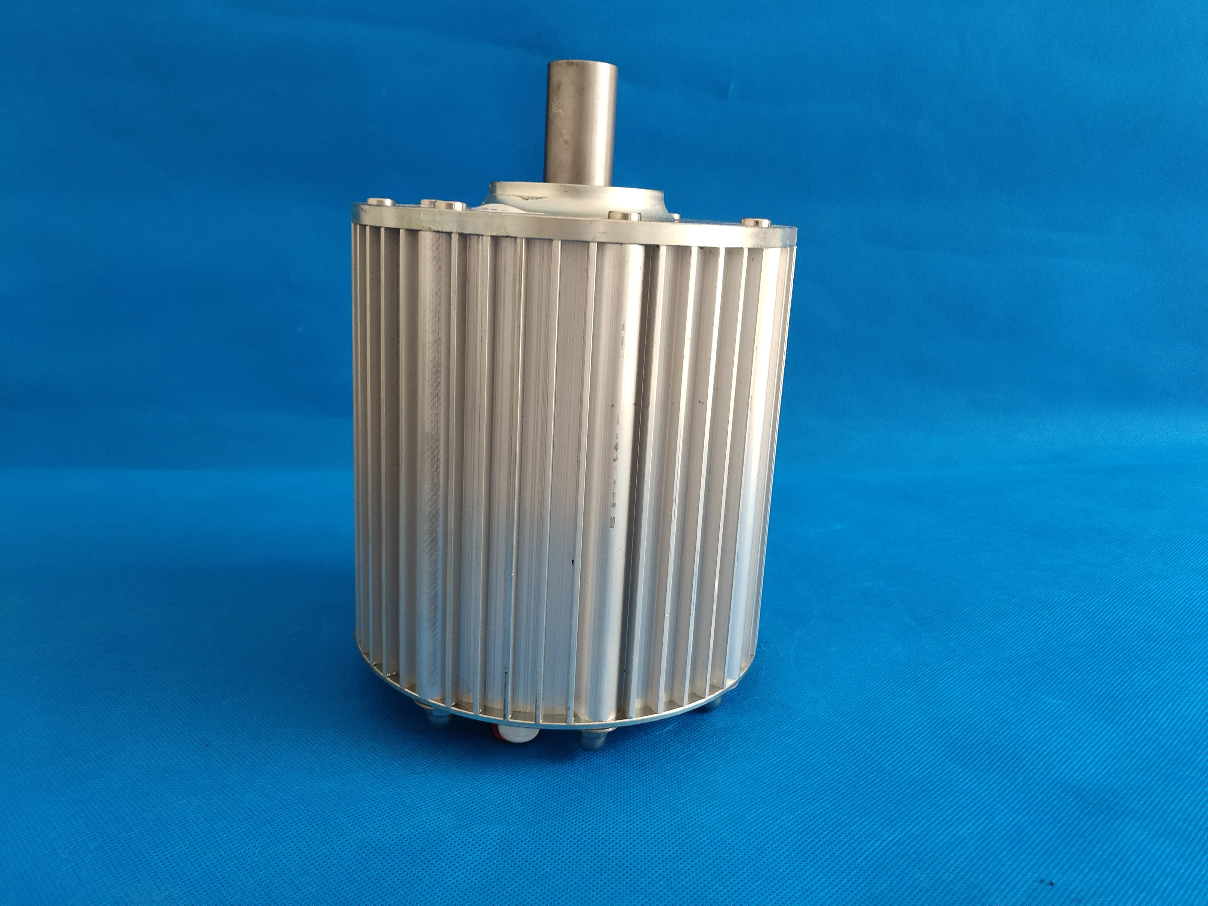 Aluminum Material 48V/96V AC 2000W Wind Power Low RPM Permanent Magnet Generator