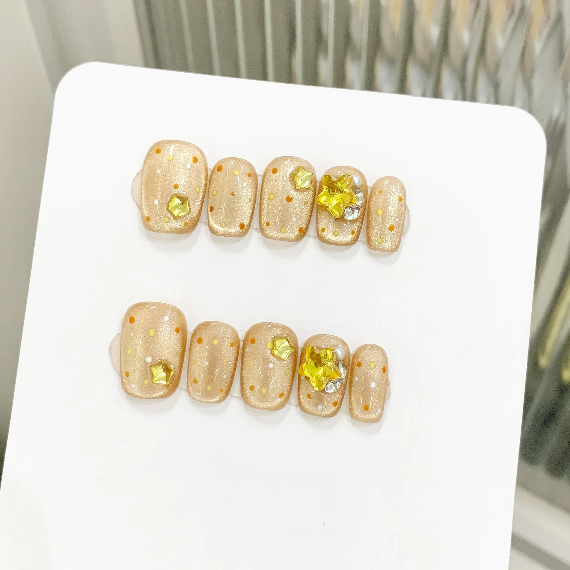 10 Stück glänzende orangefarbene Katzenaugen-Nägel zum Aufdrücken, Gold-Stern-Dekor, Vitalität, kurze handgemachte künstliche Nägel, Sommer-Phototherapie, falscher Nagel