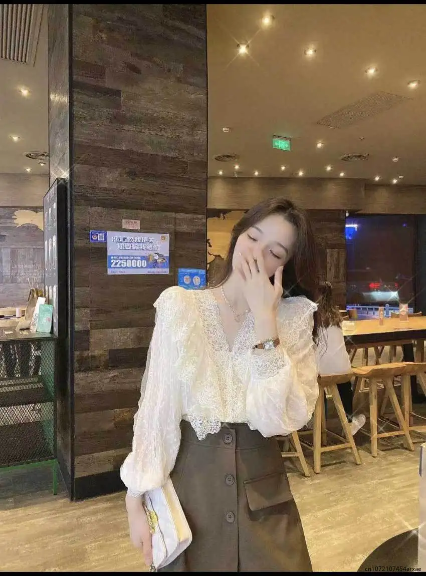 Blouses Women Elegant Retro Hollow Out Design Chic Korean Vintage Office Ladies V-neck Blouse New All-match Summer Femme Clothes