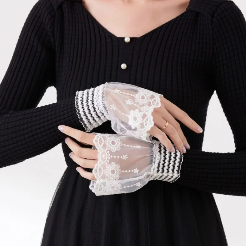 

Белые сетчатые кружевные искусственные рукава с искусственным воротником и декоративными манжетами. Маленькие сетчатые кружевные рукава для женщин.