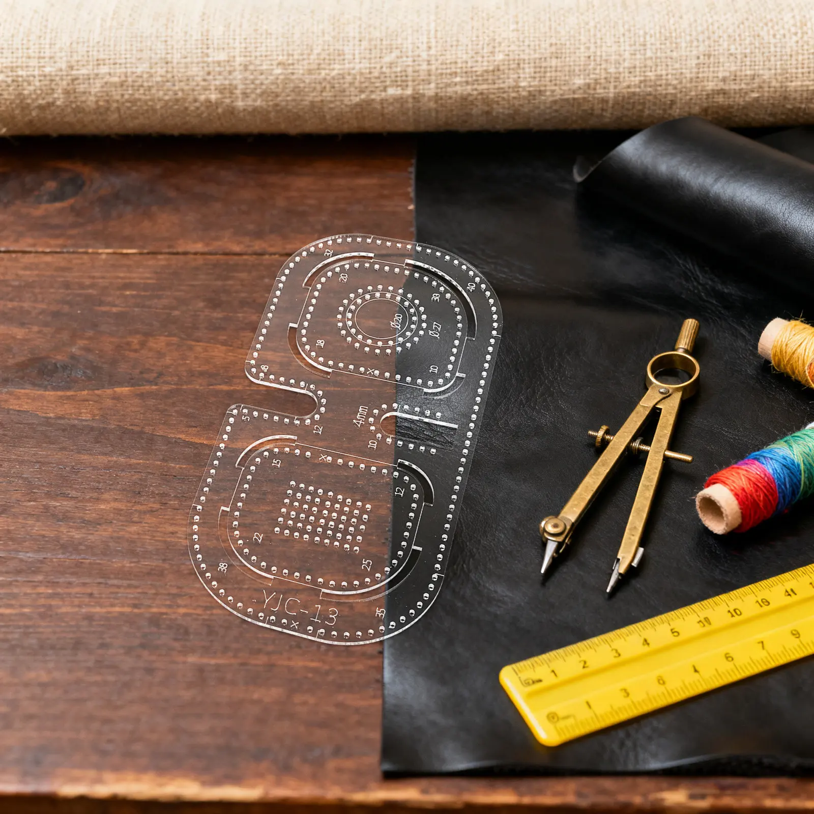 4 قطع من قوالب التوجيه الدقيقة - مراجعة Leatherworking Guide وسعره