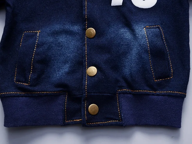 2-teiliger Denim-Trainingsanzug für Jungen mit Nummer 76-Aufdruck, Baseballjacke mit Knöpfen, Jogginghose mit elastischen Bündchen, lässiges Frühlings-Outfit-Set für Kinder – Detail 4