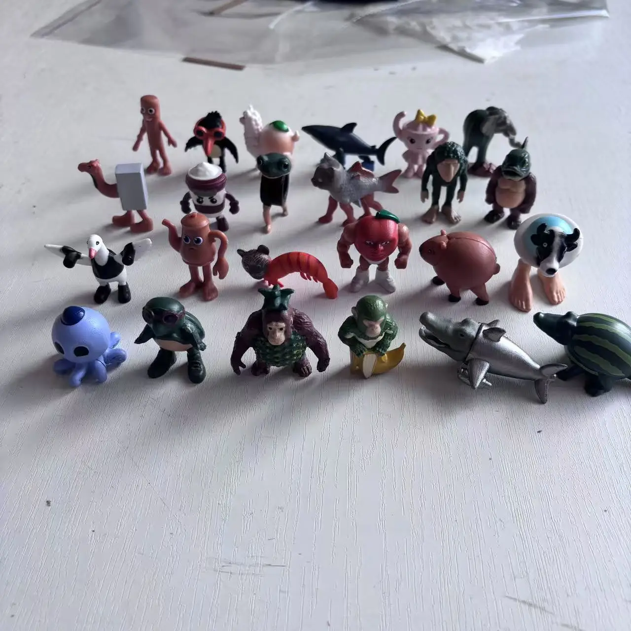 24 ピース/セット AI 生成 Shanhaijing スティックサメ Brainrot TungTungTung Sahur 動物アクションフィギュアおもちゃ 3-5 センチメートル