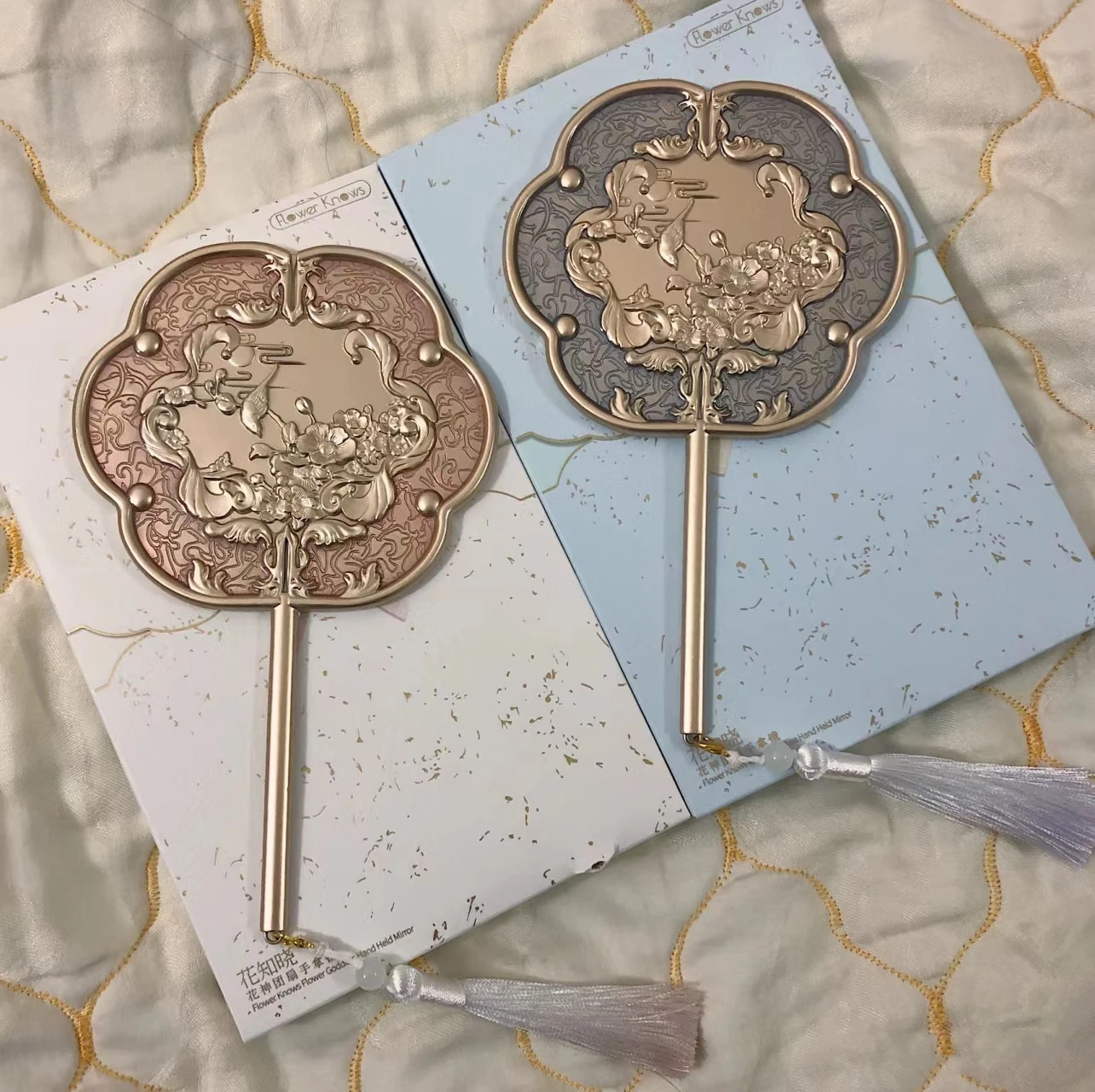 

Flower Knows Flower Goddess Mirror Hand Holding Mirror Pink Blue 2 Types HD Mirror Makeup Tools Beauty