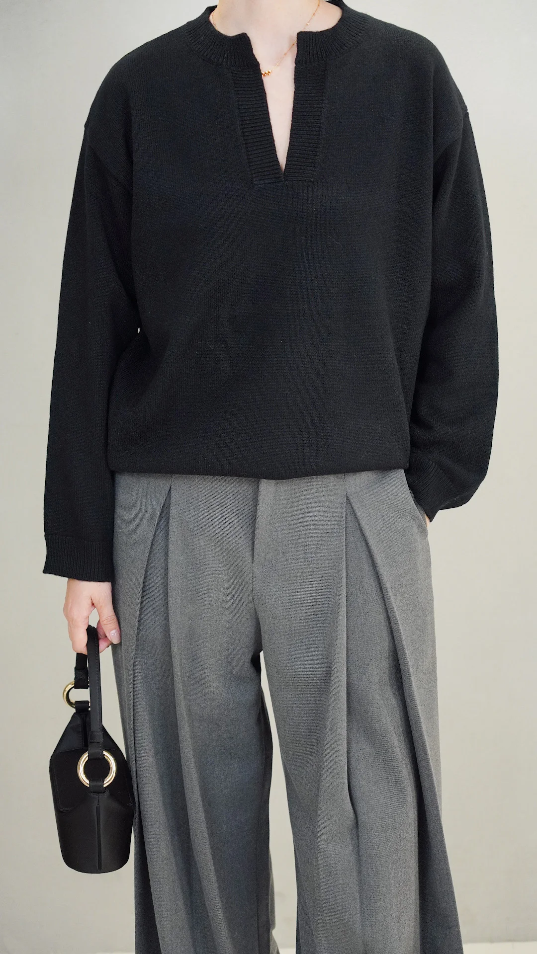 

mat Wool Blend Soft Skin-friendly V-ne Sweater Women's High-end Feel Top Comfortable Knitted Wear Autumn 2024