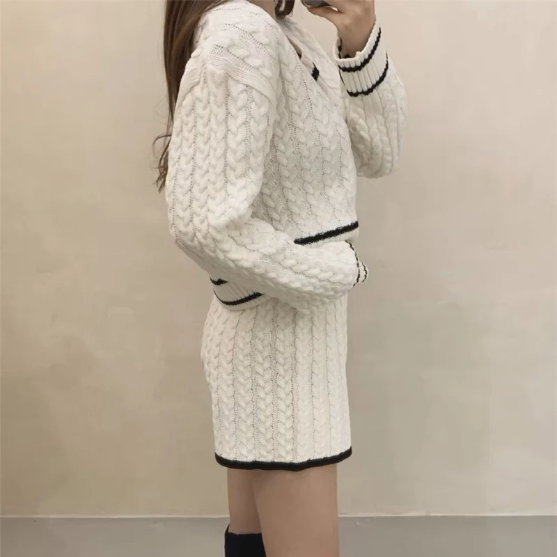 Fashion Long Sleeve V-neck 2 Piece Set Fall Black White Patchwork Tops Straight Pants Casual Knitted Shorts Two-piece Suit 29196