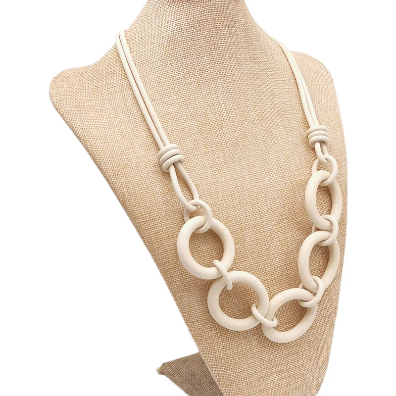 UKEBAY Minimalistische Halskette mit Kreisanhänger aus Gummi für Damen, Gothic-Schmuck, leichtes Modeaccessoire, Geschenk, Halskette für den täglichen Gebrauch – Detail 7