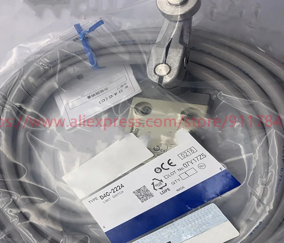 2pcs New High quality stroke switch D4C-1620-P D4C-1424 D4C-3227-P D4C-3227