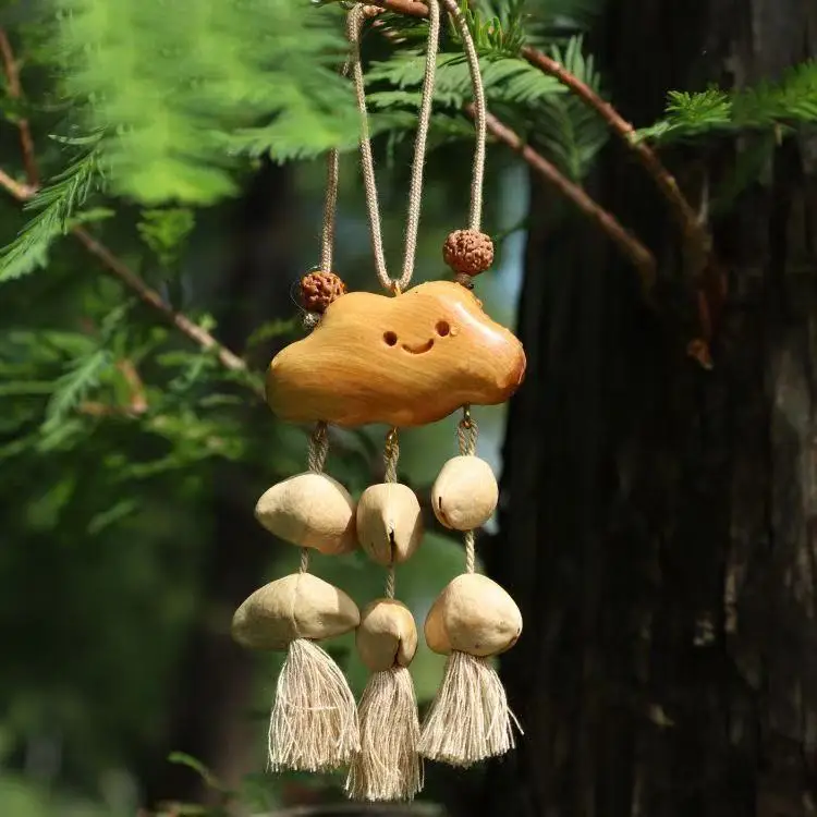 Xiyu cloud nut shell pendant, plant rattle cloud car bag pendant, decompression toy bell nut shell wind chime pendant.