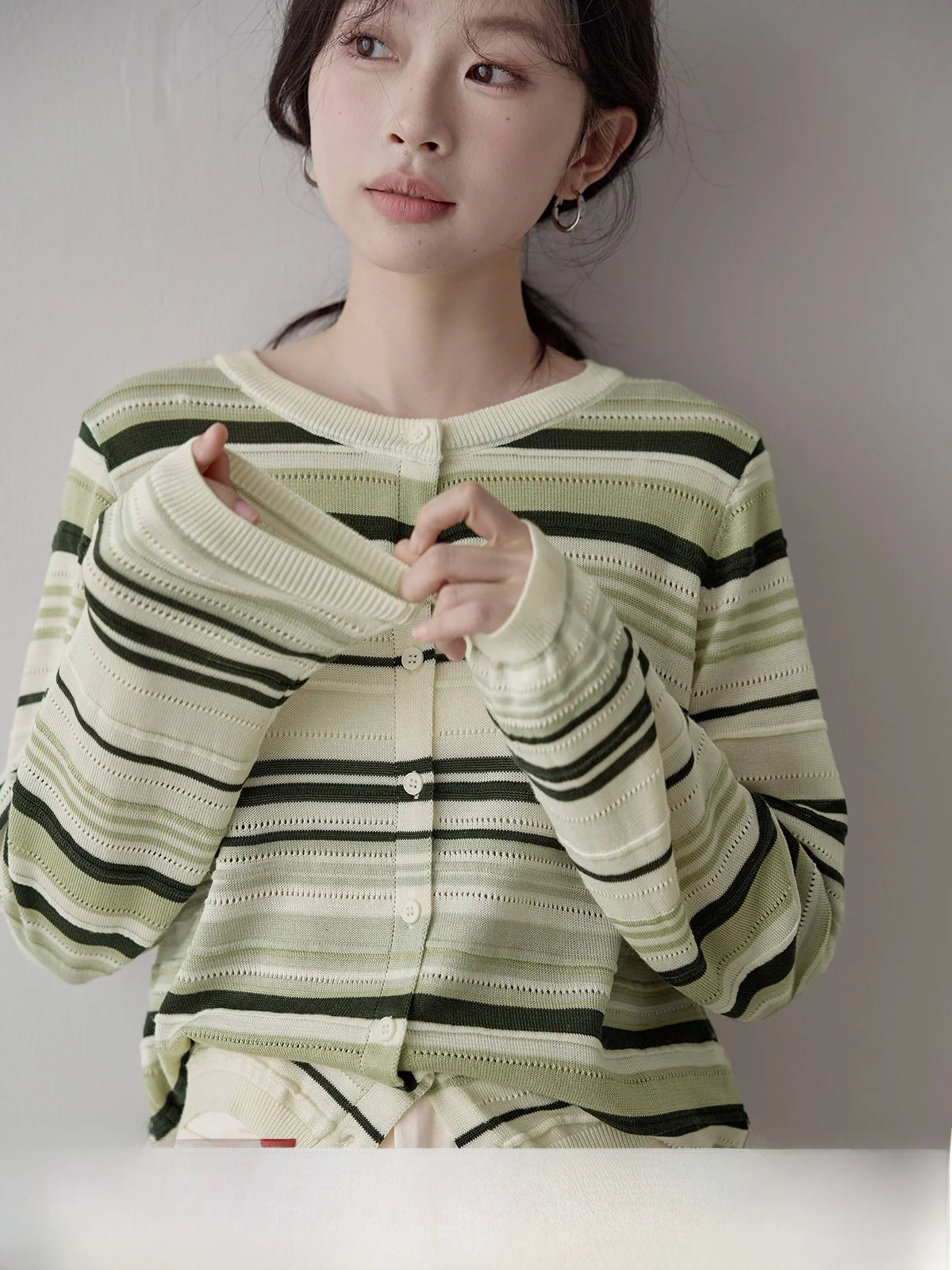 

Elegant Green Striped Knitwear Women's Spring 2026 Hollow out Cardigan Slimming Fashionable Commute Style Korean Loose Fit