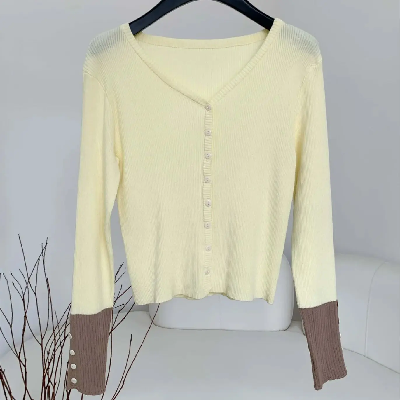 Contrast color v neck fall clothes loose slim fit long sleeve V neck knitted sweater for women spring