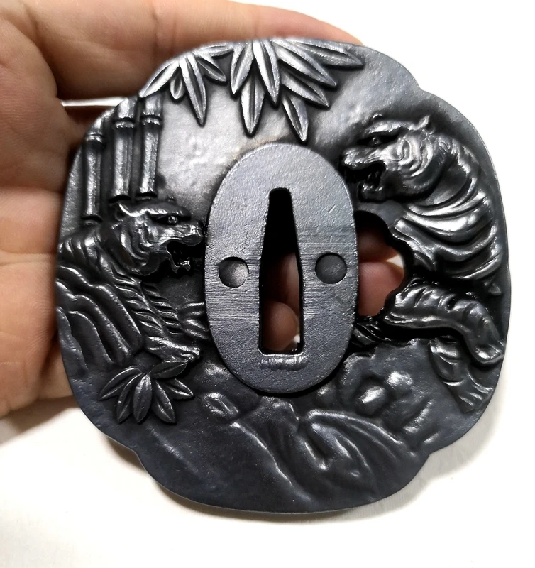 Black brass tiger tsuba fuchi Menuki for Japanese sword katana wakizashi tanto