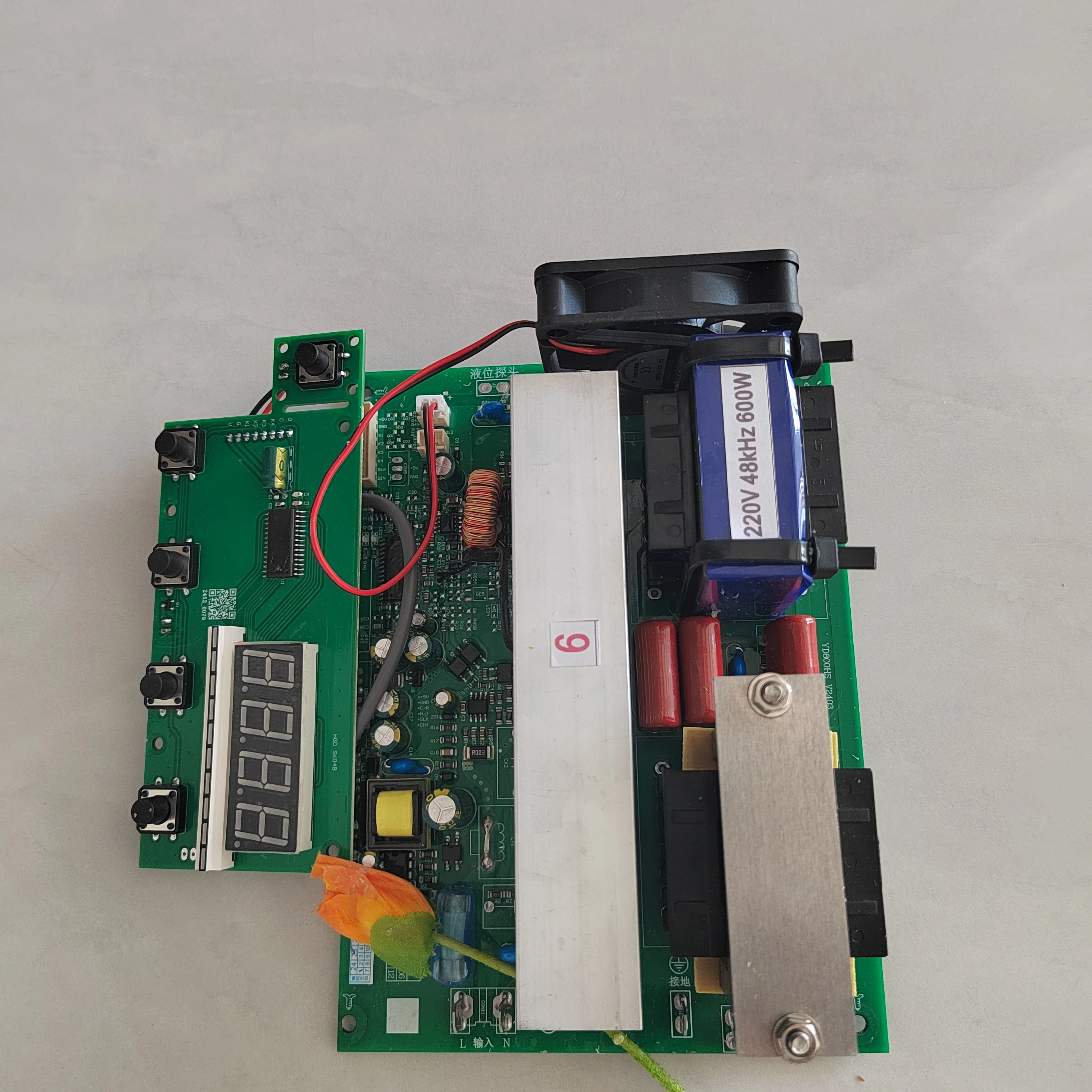 25 كيلو هرتز 900 واط مولد بالموجات فوق الصوتية الرقمية PCB للمنظف بالموجات فوق الصوتية الصناعية