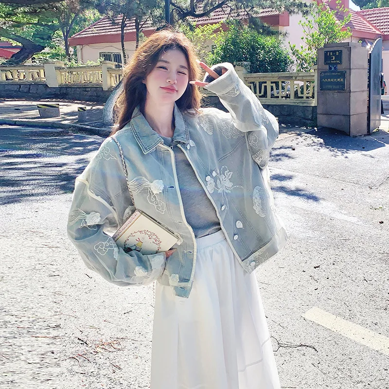 New Chinese-style Retro Lace Patchwork Denim Coat for Women, 2025 Autumn New Style, Elegant and Versatile Jacket Top