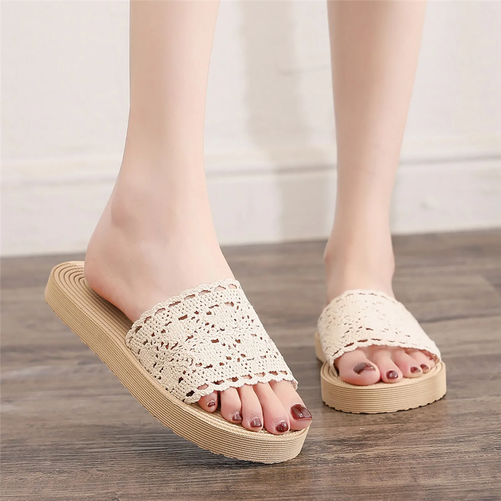 New Home Hollow Embroidery Women Slippers Home Lace Breathable Linen Slippers Ladies Flower Inside Beach Shoes Slides