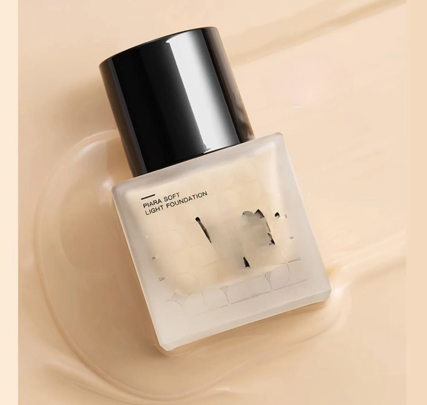 Liquid Foundation Small Squre Bottle Long Lasting Smear-Proof Makeup Oil Dry Leather Brightening and Moisturizing Concealer