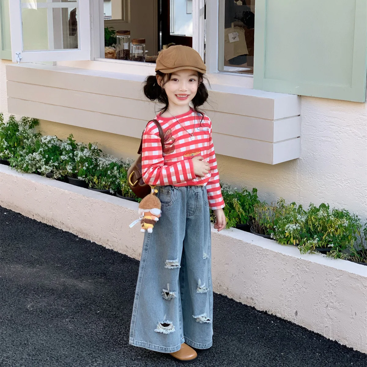 

Новый модный комплект для девочек на весну 2026: стильная рубашка в клетку с длинным рукавом и модные джинсы (двойка)