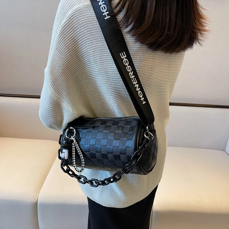 Checkered Chain Small Bag Women\'s New Autumn And Winter Popular Crossbody Bag Chain Hand Bill Of Lading Shoulder Cylinder Bag