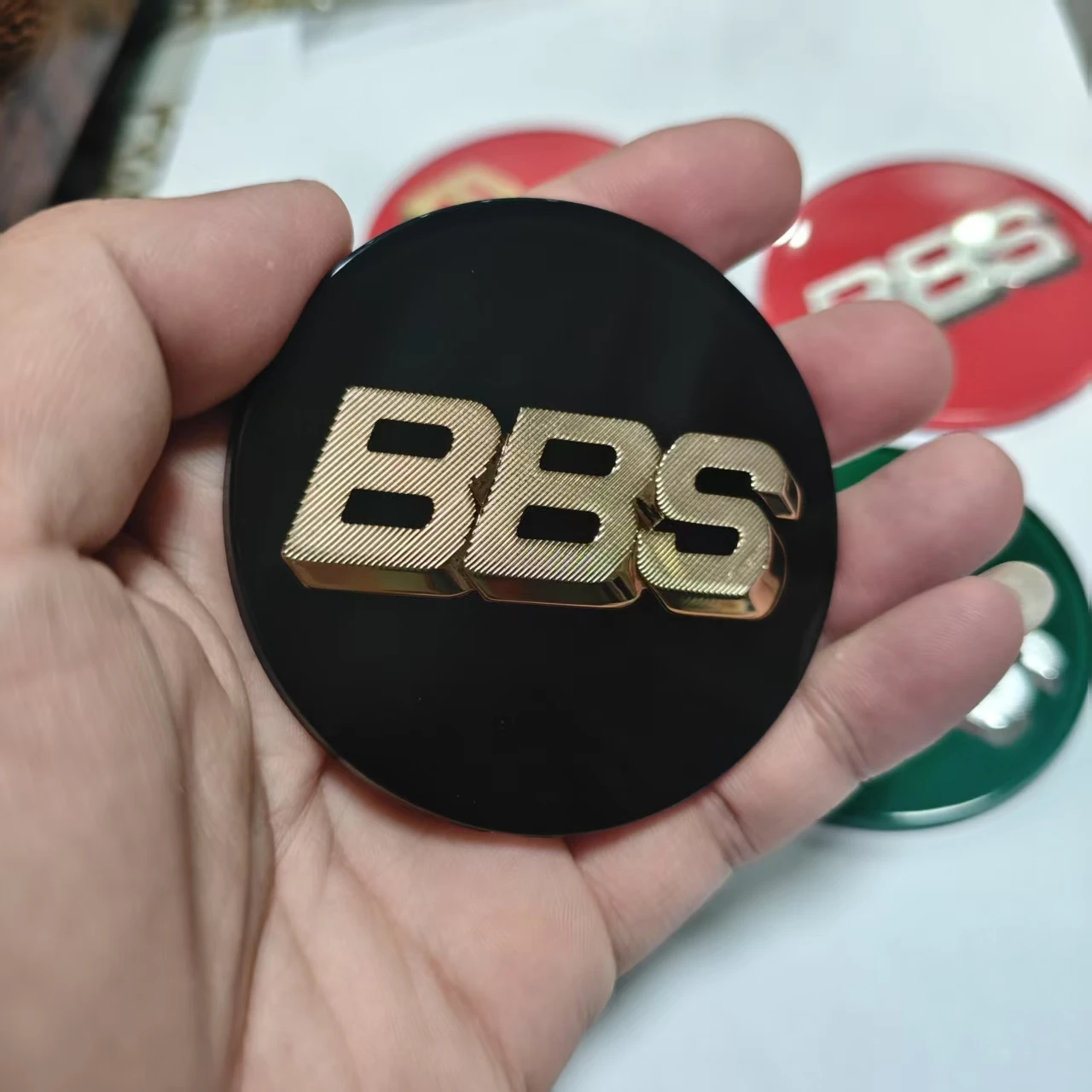 4 قطعة ملصق ل BBS عجلة مركز قبعات شعار حقيقي ملصق ثلاثية الأبعاد لاصق للشعار BBS rs rg gr rz LM محور العجلة تعديل سيارة ملصق
