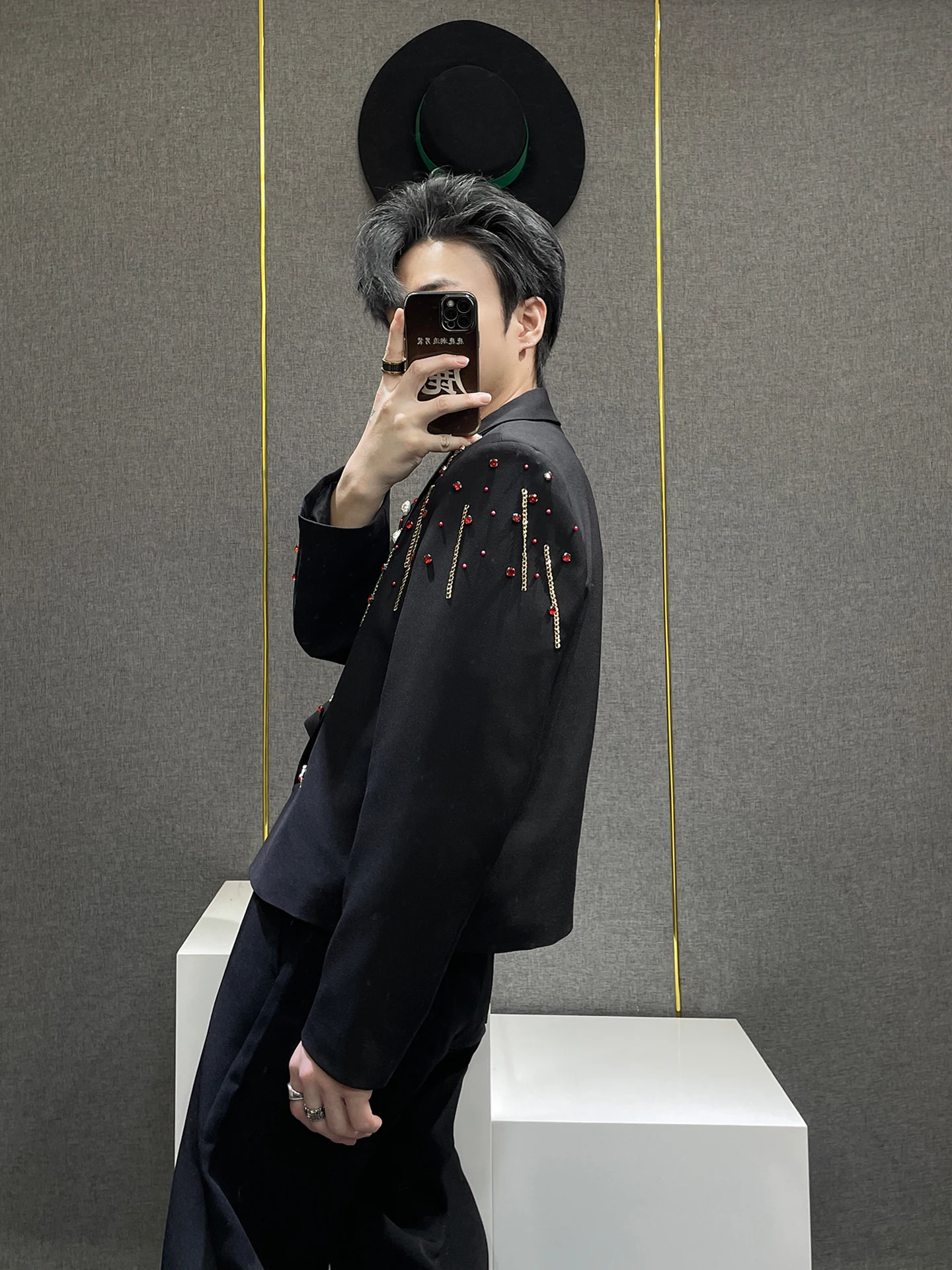 الرجال 2025 الخريف جديد مطرز سلسلة وحيد القرن مصممة معاطف مزدوجة الصدر بدلة صغيرة جاكيتات الرجال الاتجاه الخفيفة الفاخرة الحلل #2