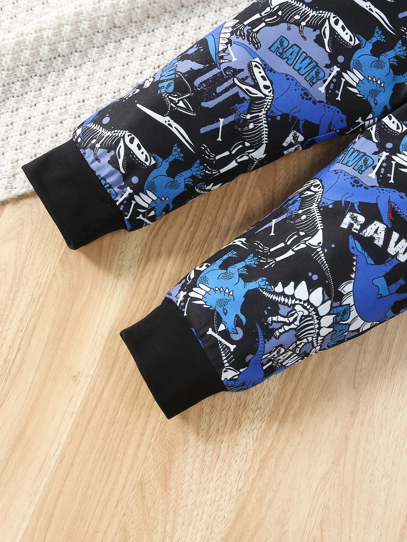 2-teiliges modisches Freizeit-Outfit für Babys mit Cartoon-Print, langärmliger Strampler mit komplett bedruckter langer Hose für Frühling und Herbst – Detail 8