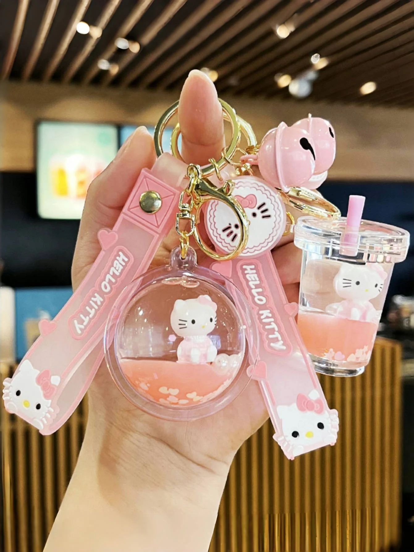 1 unidad Llavero Sanrio de Hello Kitty con diseño de taza de té boba - Charm de PVC con cierre dorado, perfecto para mochilas y llaves de coche