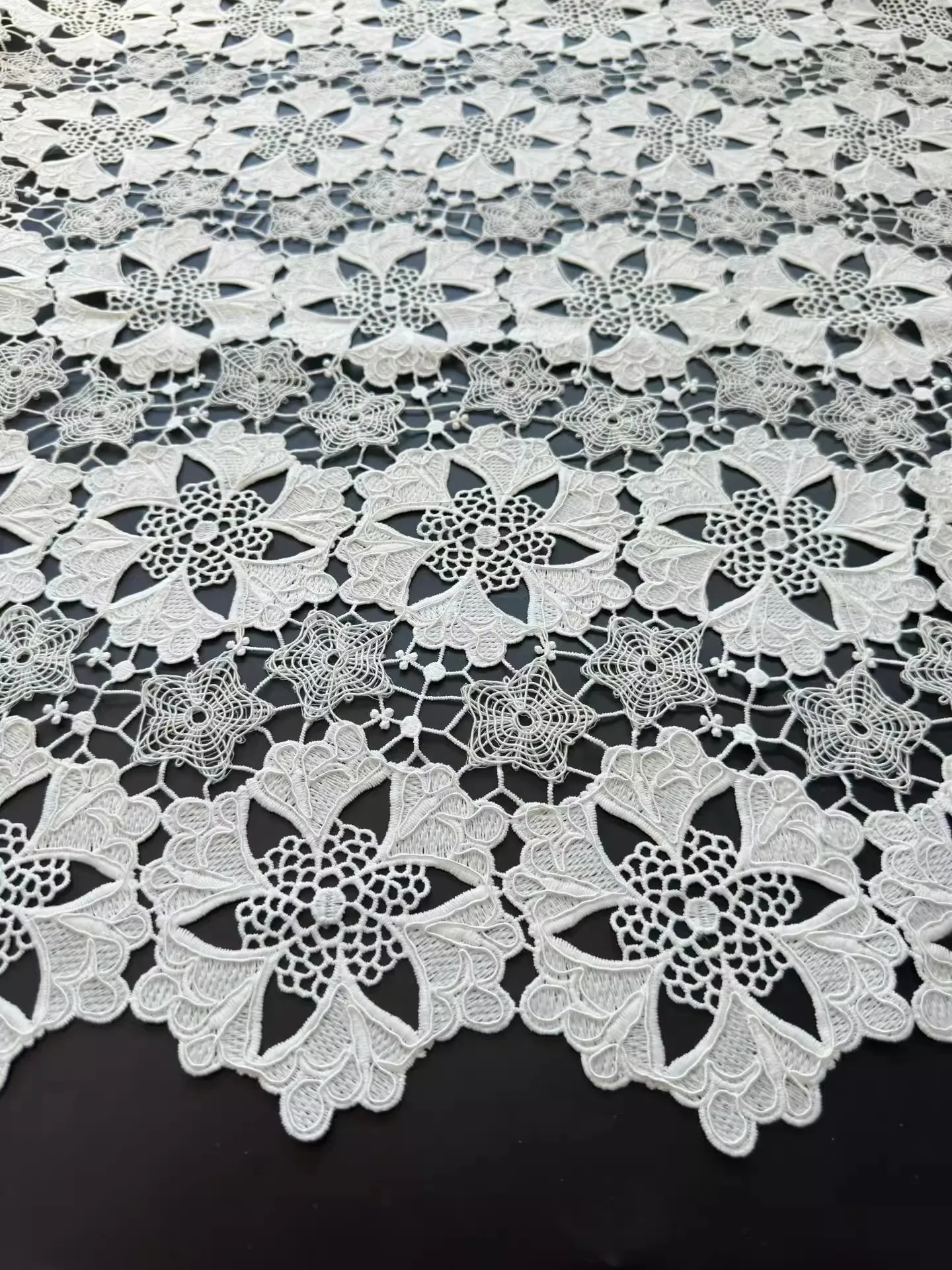 tissu-en-dentelle-de-cils-brode-creux-blanc-1-metre-robe-et-tissu-cheongsam-de-mariage-pour-patchwork