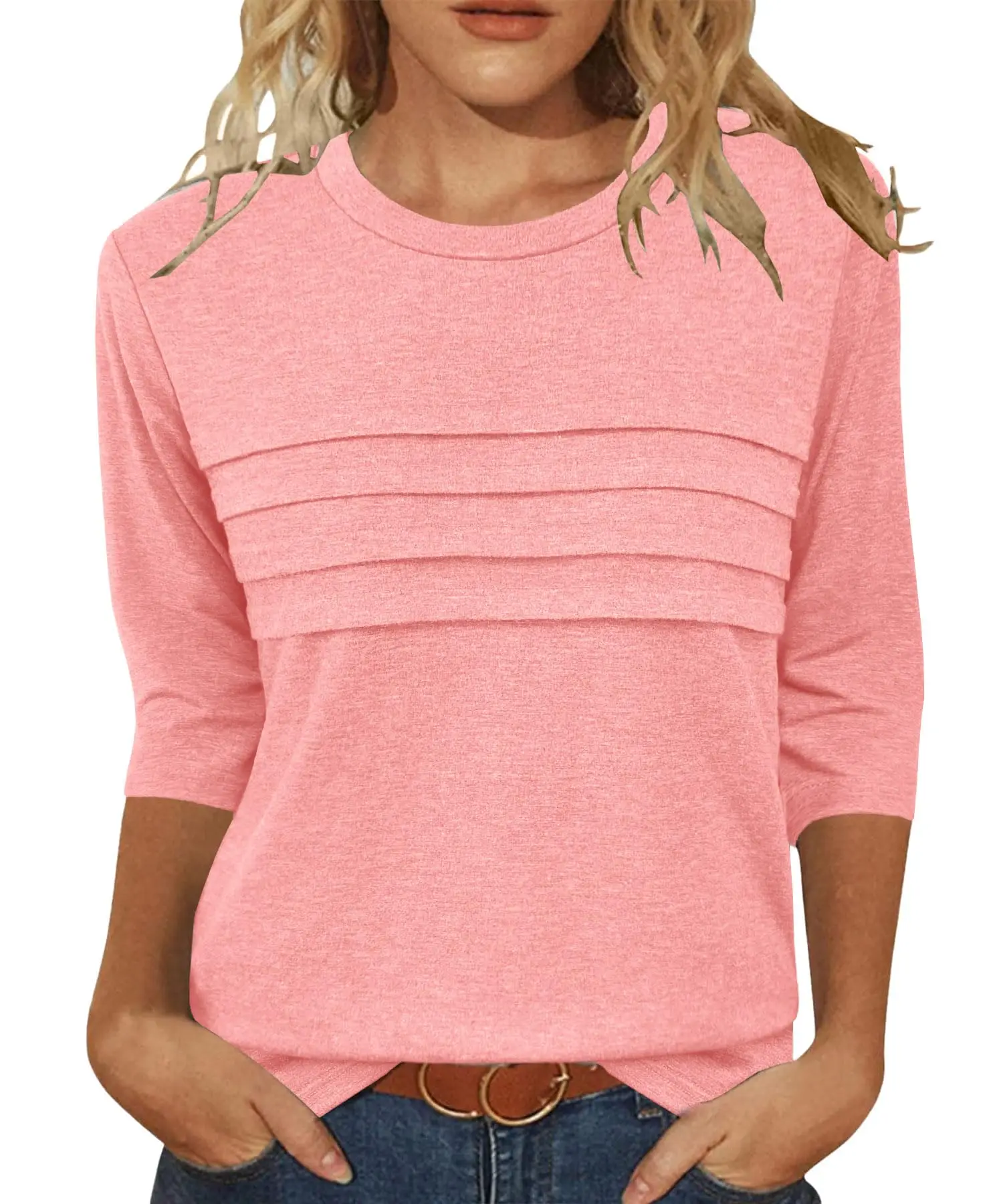 Dwuczęściowy zestaw wygodnych, modnych i uniwersalnych damskich koszulek z rękawami do połowy ramienia, idealnych do dojazdów do pracy.