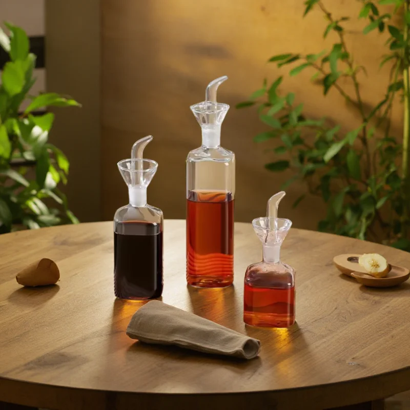 

Kitchen Olive Oil Spray Dispenser, Leakproof Pouring Design, All-in-one Spice Shaker with Auto Lid for Daily Cooking