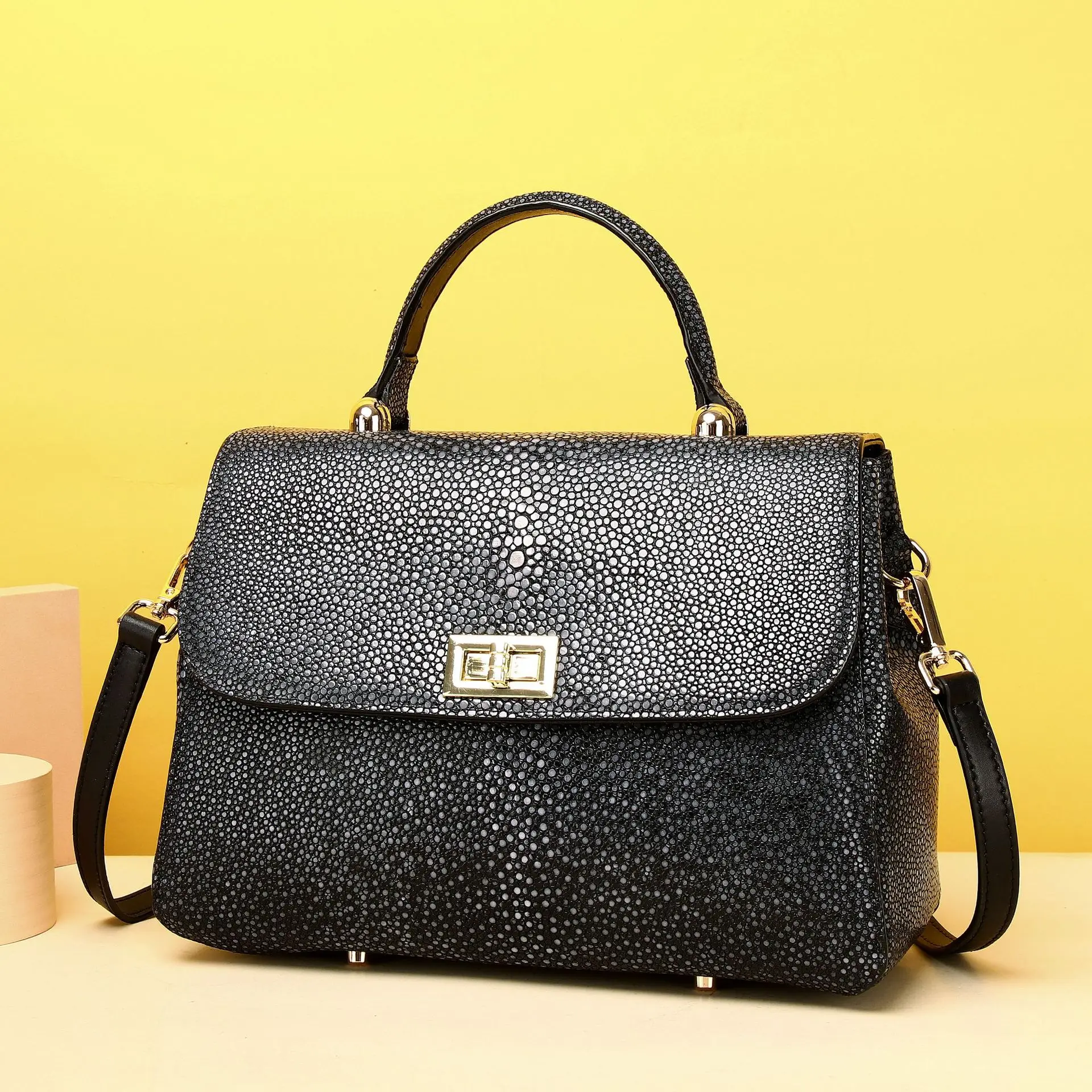 

New Fashion Pearl Fish Pattern Women Handbags European Designer Cow Genuine Leather Shoulder Bags Female Luxury Crossbody Bag