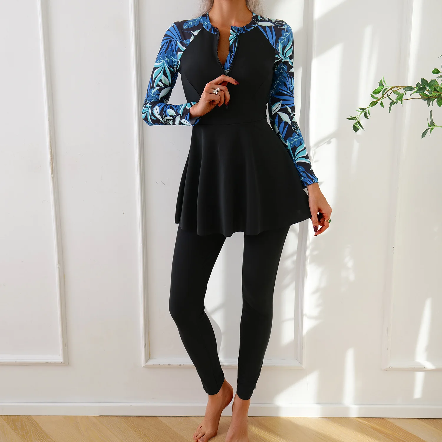 2026 Women 2‑Piece Long Sleeve Full Cover Swimsuit Tropical Leaf Print Zip‑Up Swim Top With Long Pants Modest Beach Bathing Suit