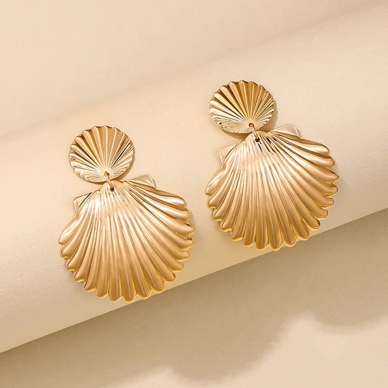 Earrings For Women Girls Metal Scallops Small Shells Beach Holiday Party Gift OL Fashion Jewelry Ear Accessories CE192