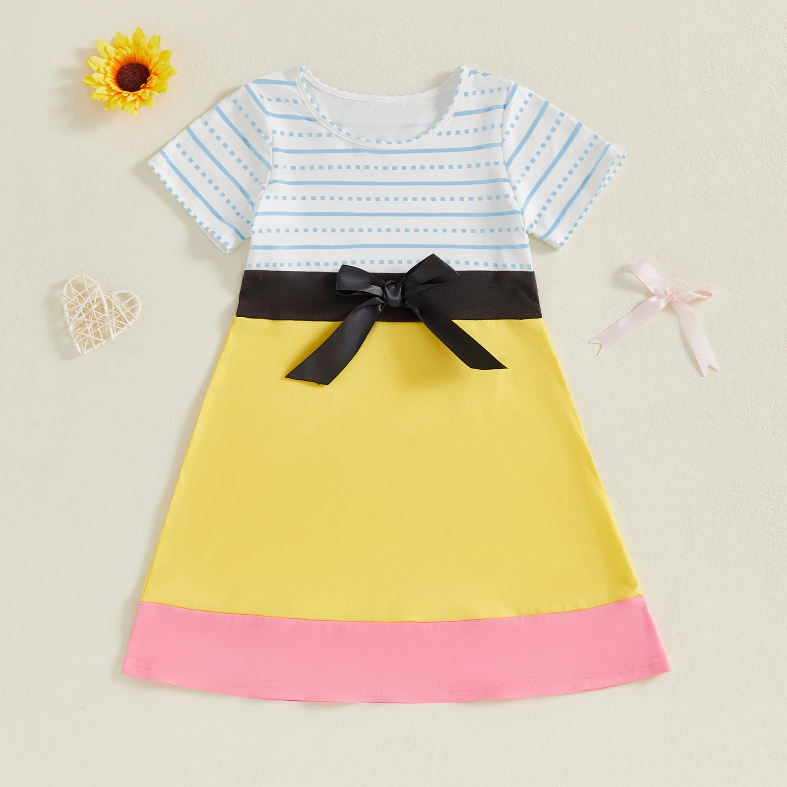 

Little Girls Summer A-line Dress Short Sleeve Round Neck Contrast Color Excavator Apple Print Dress