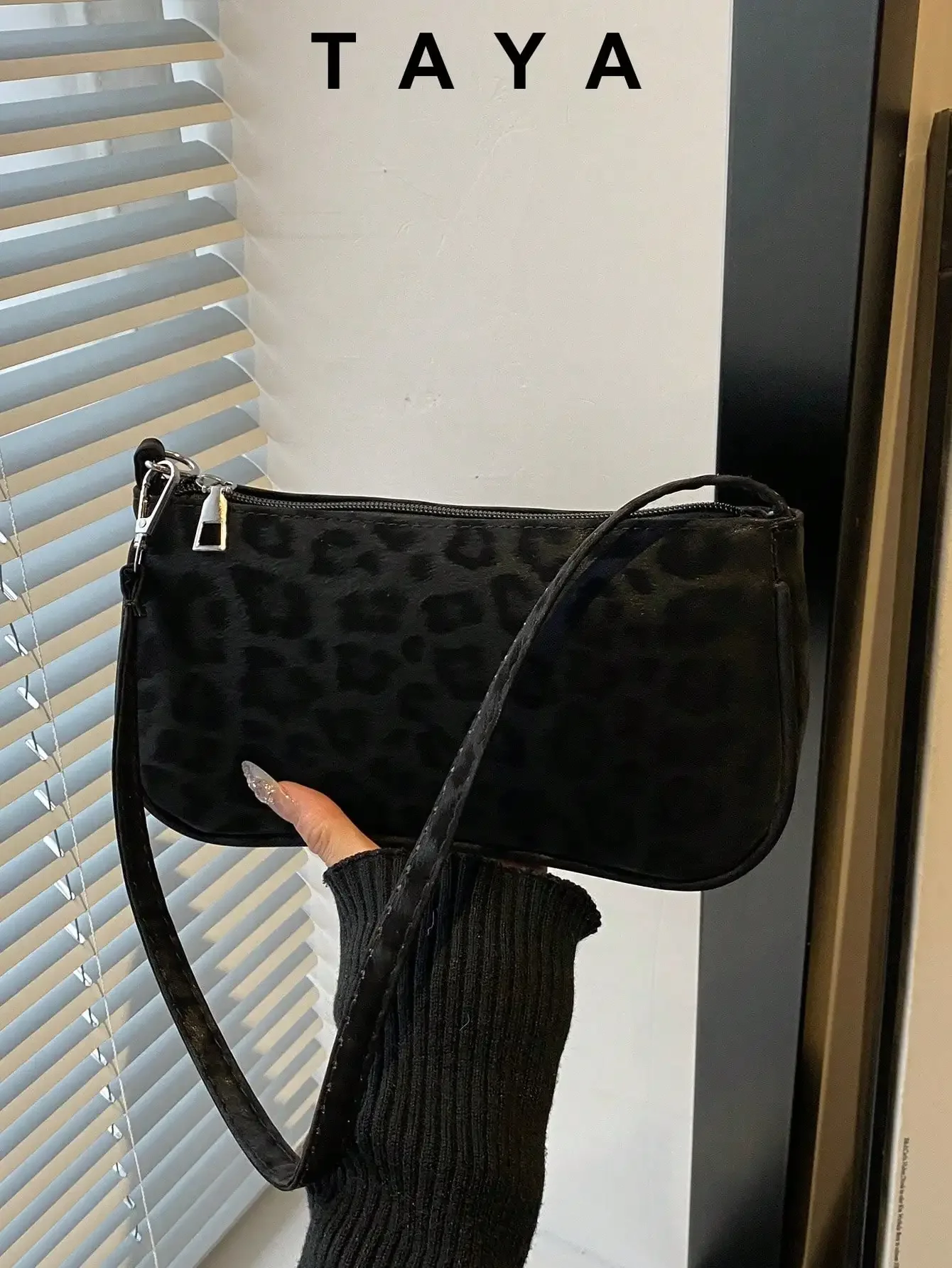 

Women's Retro Suede Leopard Print Shoulder Bag, Suitable For Dates, Outings And Parties