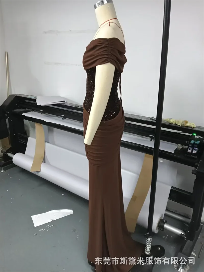 セクシーなスパンコールのプロムドレス ワンショルダー ノースリーブ レースアップバック ロングフォーマル 結婚式のゲストローブ ホリデービーチパーティー ブライダルガウン