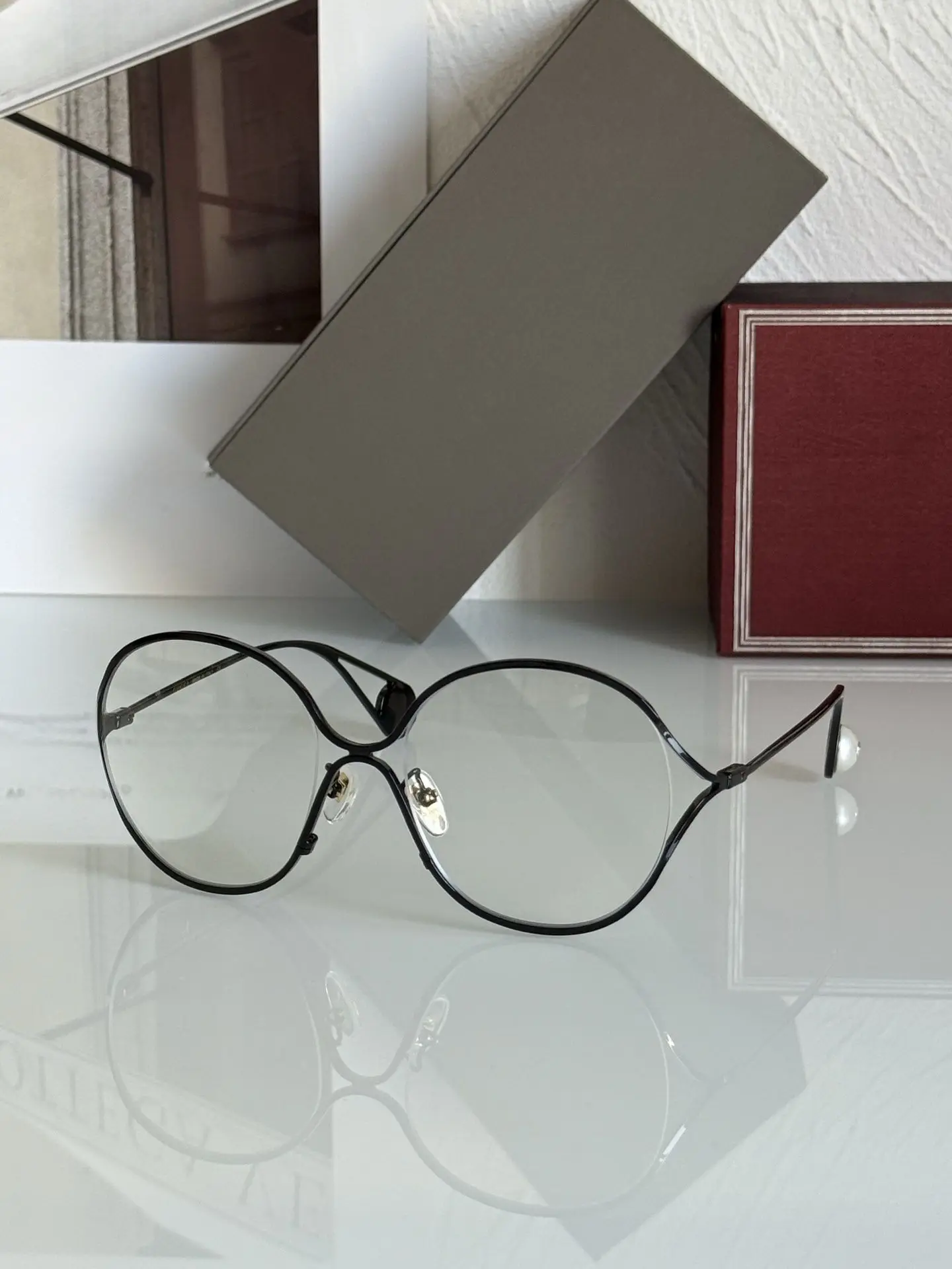 

Women's Gunmetal Metal Round Frame Clear Lens Eyeglasses Pearl Detail Luxury Elegant Daily Eyewear