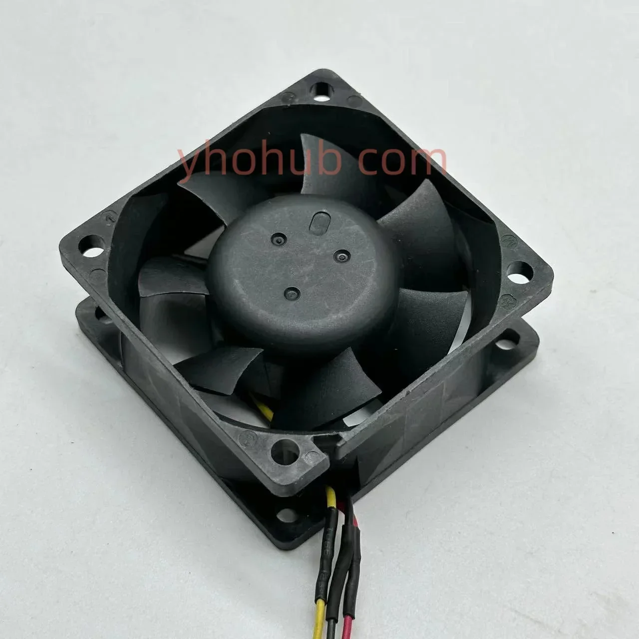 Delta Electronics AUB0612HH F00 DC 12V 0.36A 60x60x25mm 3-Wire Server Cooling Fan