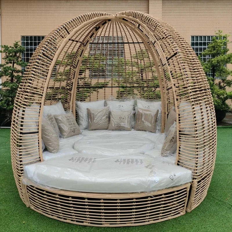 High Quality PE Rattan Garden Chaise Lounge Waterproof for Poolside Outdoor Beach Relaxation Chair