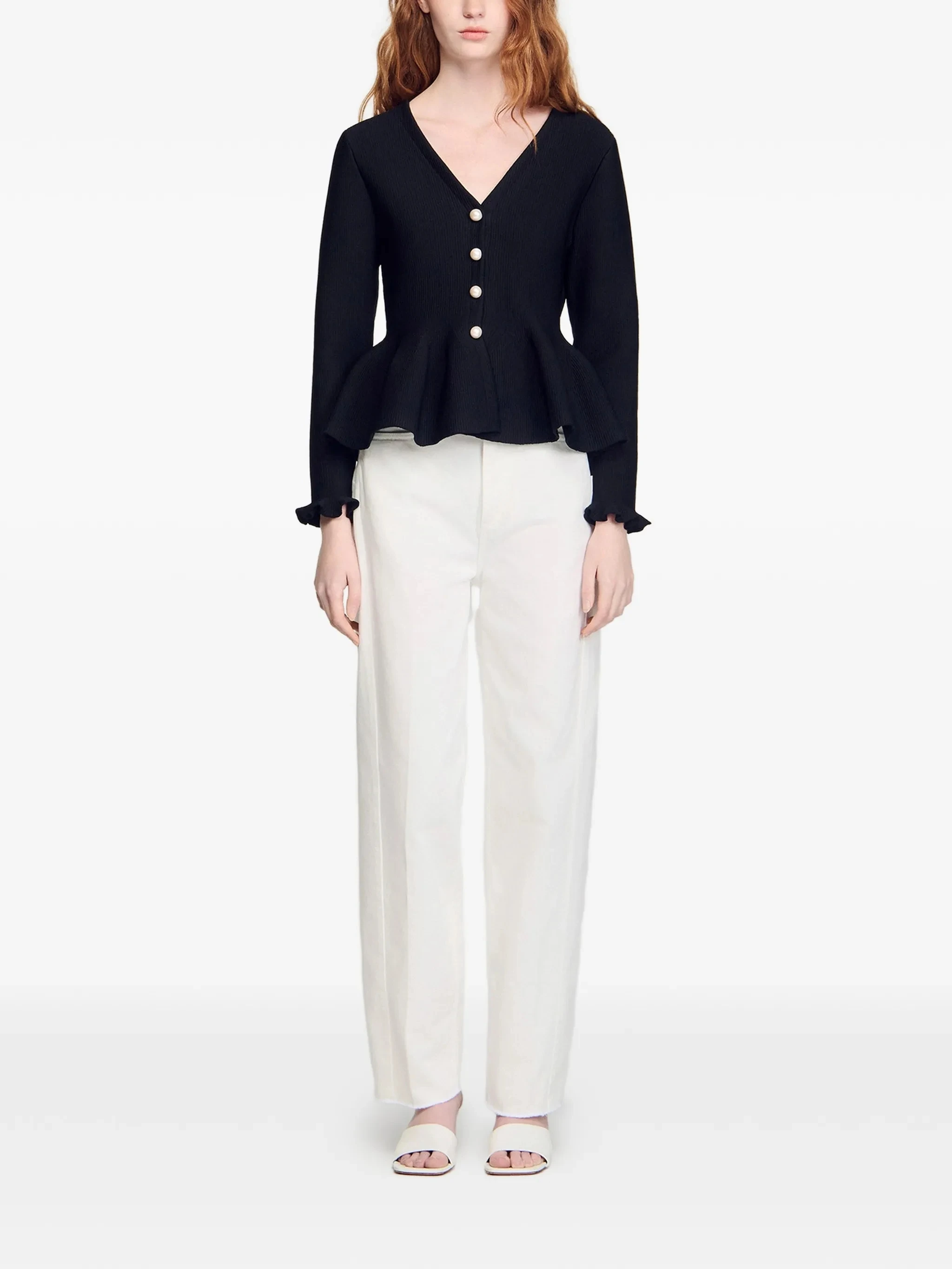 Pearl Decorated V-Neck Knitwear Spring 2026 Early Bloom French Style Soft Medium Pearl Ornament Pleated Hem Long Sleeve Cardigan