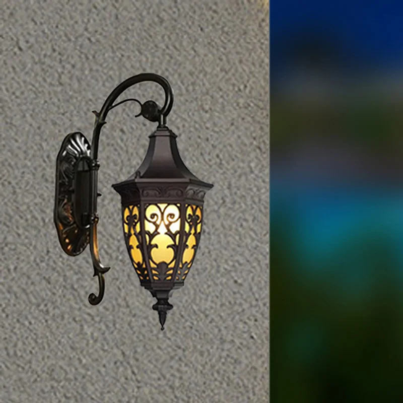 أضواء الفناء الخارجية المقاومة للماء على الطراز الأوروبي في الهواء الطلق، أضواء مدخل الفيلا المنزلية، أضواء الجدار الخارجية لشرفة السياج