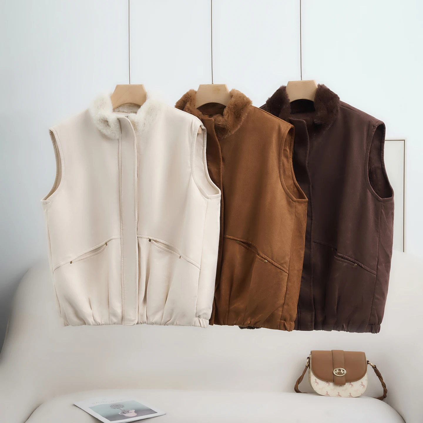 Women Fleece Lined Sleeveless Vest Stand Collar Faux Fur Inner Warm Gilet Elastic Hem Autumn Winter Casual Ladies Outerwear