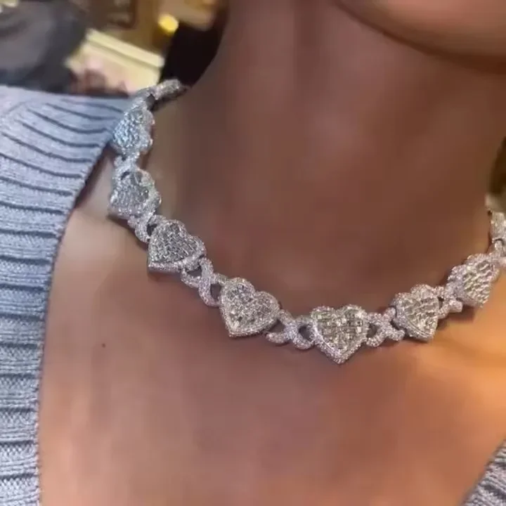 2025 Iced Out Bling Full Paved 5A Cubic Zirconia CZ Heart Charm Infinity Chain Choker Naszyjnik Biżuteria Dla Kobiet Mężczyzn