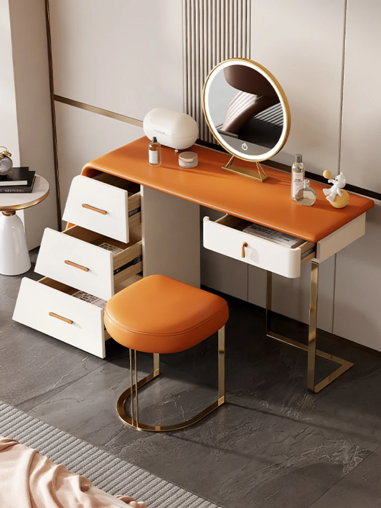 Luxuosa cômoda de couro moderna e versátil