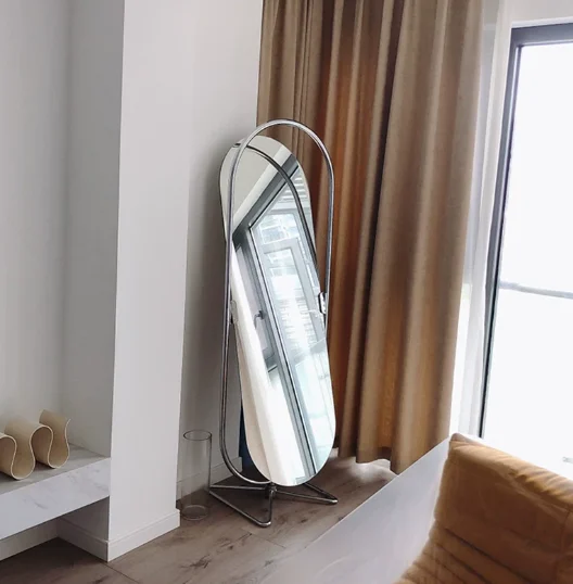 Drehbarer Ganzkörperspiegel für Zuhause und Schlafzimmer, Bodenstehender Internet-Trendspiegel aus Edelstahl zum Ankleiden