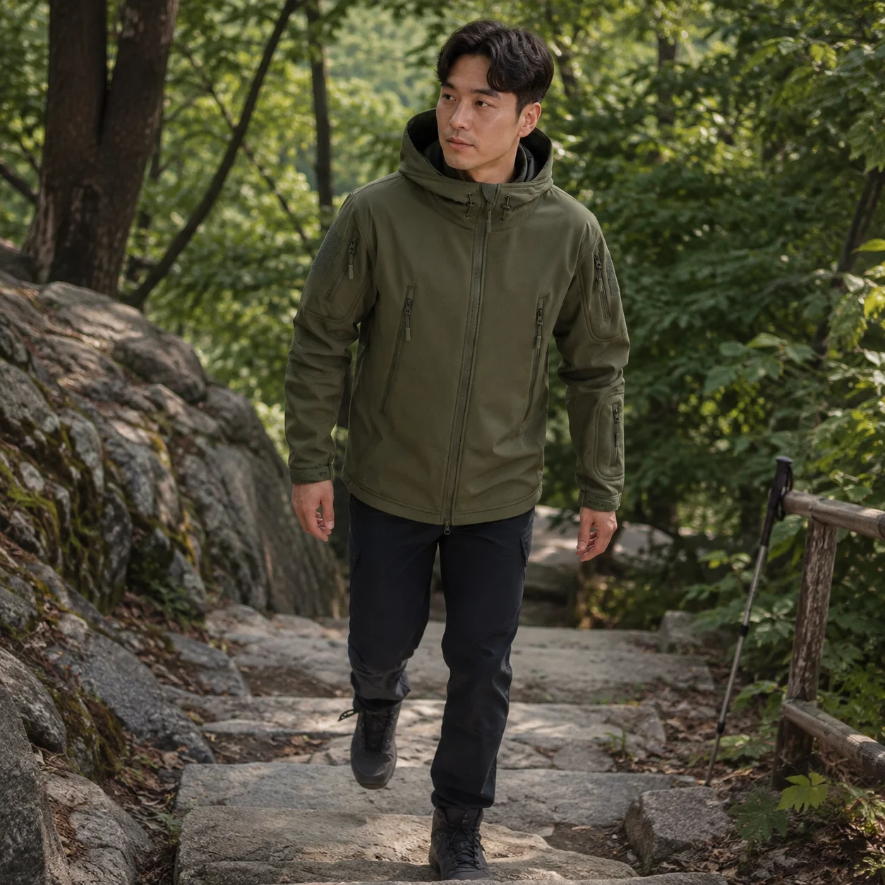 2026 New Tactical Jacket Men Combat Soft Shell Jackets Techwear Windproof Waterproof Breathable Fleece Thermal Hooded Coats