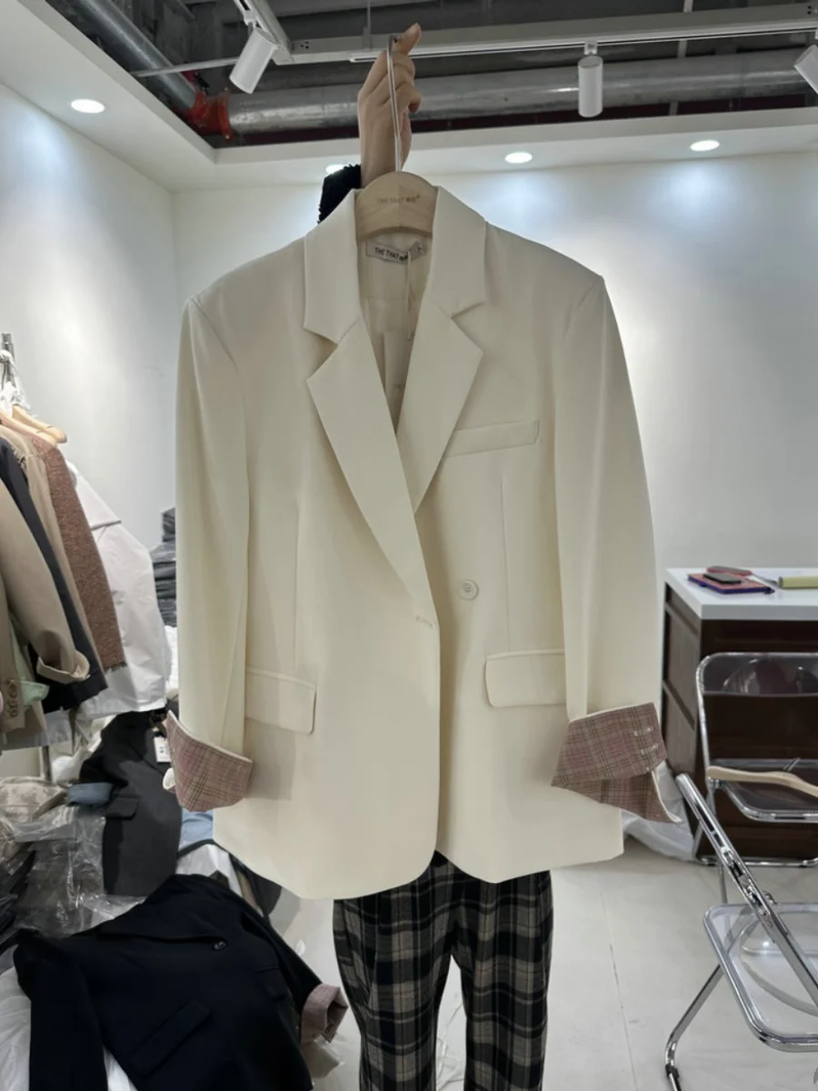 

Повседневный клетчатый пиджак с цветными вставками на рукавах и боковыми пуговицами для женщин, новинка весенней коллекции, прямой крой, длинный рукав, V-образный вырез