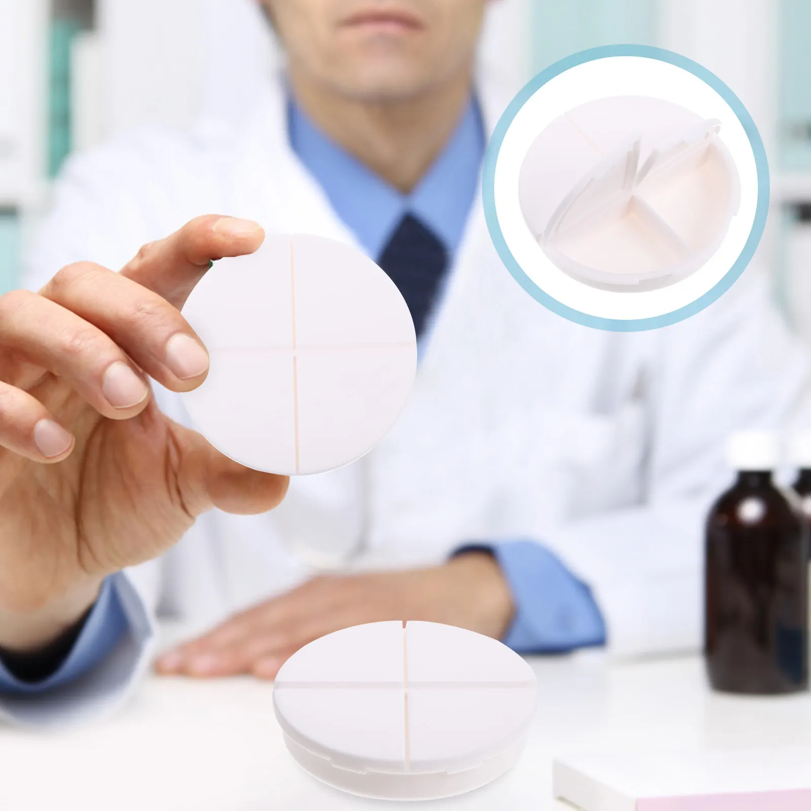 

2Pcs Medicine Boxes Plastic Storage Cases for Travel Home Use Portable 4-Compartment Sealed Medicine Organizers Holders