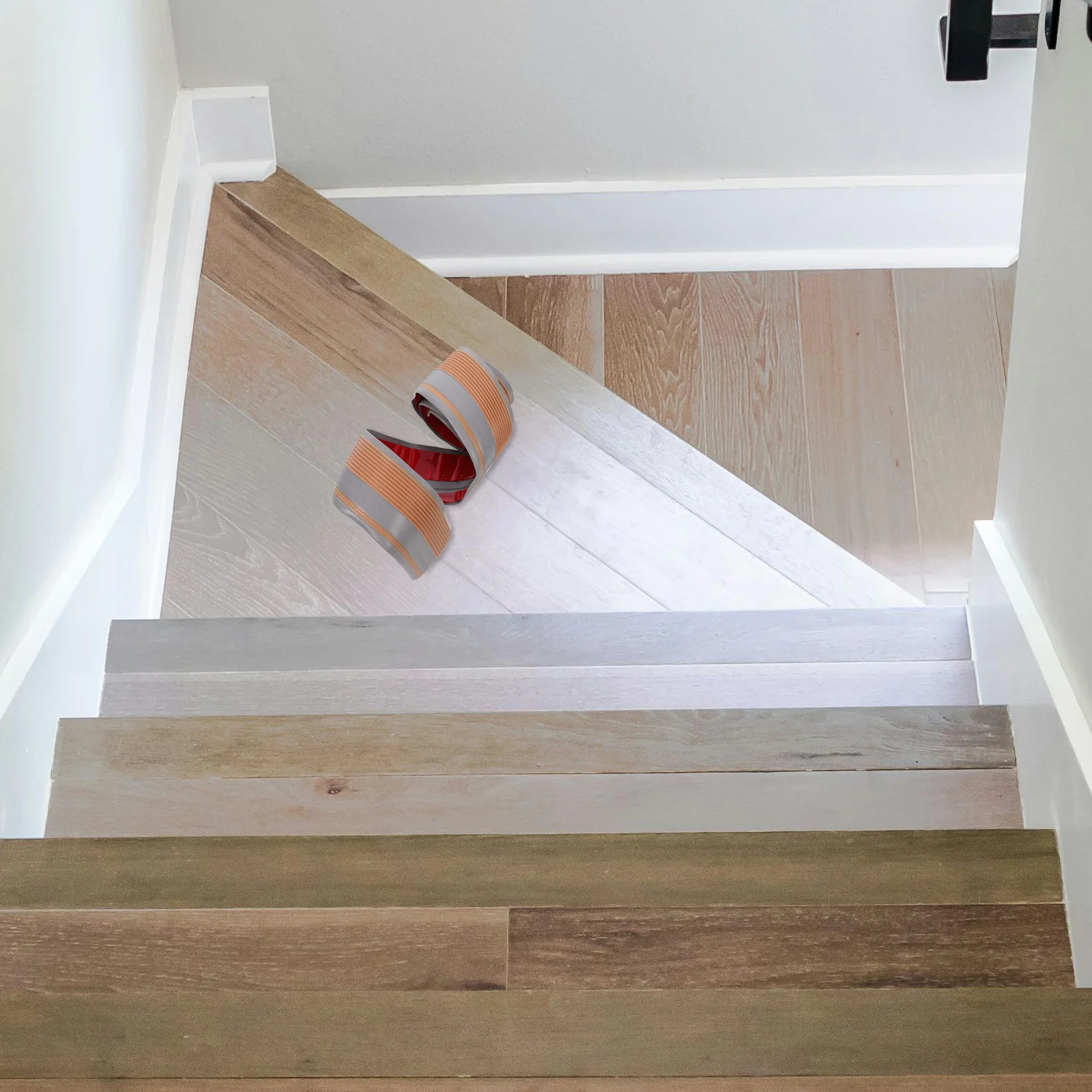 Treppen-Nasen-Formteil, PVC, rutschfest, Treppenkantenschutz für Sicherheit, helle Farbe, strukturierte Oberfläche, einfache Installation, Kindergarten