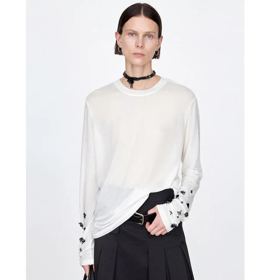 เสื้อยืดผ้าไหมผสมขนสัตว์ทำมือสำหรับผู้หญิง สวมใส่สบาย แขนยาว ลายปักดอกไม้ สไตล์มิว เสื้ออเนกประสงค์ 4 สี...